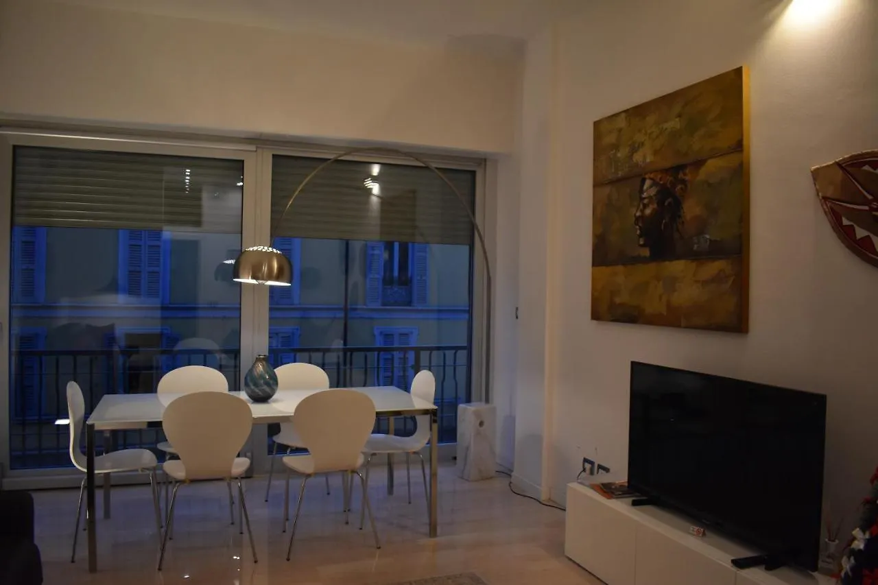 Appartamenti Bruzzanese Milan Apartment